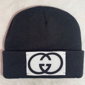 Black and white GG patch pull over beanie
